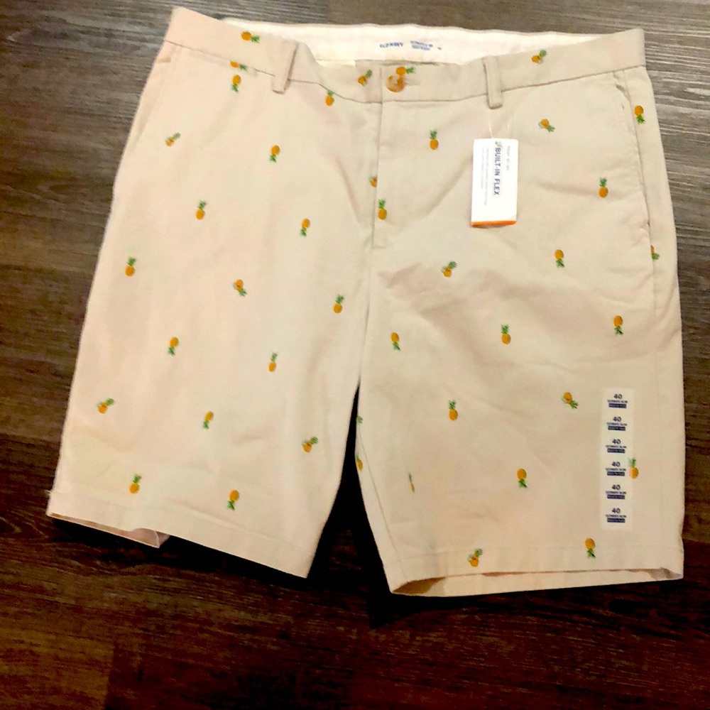 Old Navy Ultimate slim Built-n-flex Pineapple
